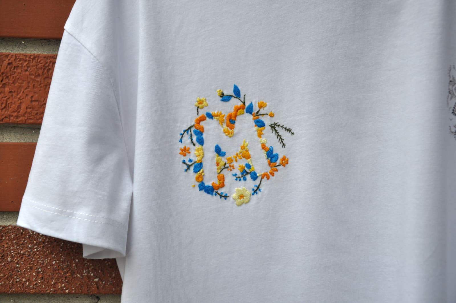 Fatto a Mano: Ricamo Artistico su T-shirt